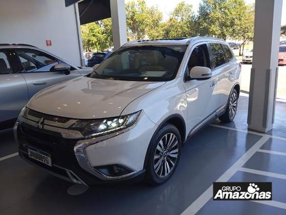 MITSUBISHI OUTLANDER 2.2 MIVEC DI-D DIESEL HPE-S AWD AUTOMÁTICO MITSUBISHI OUTLANDER 2.2 MIVEC DI-D DIESEL HPE-S AWD AUTOMÁTICO